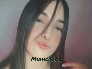 Miahott22