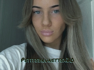 Petitebrunettex20